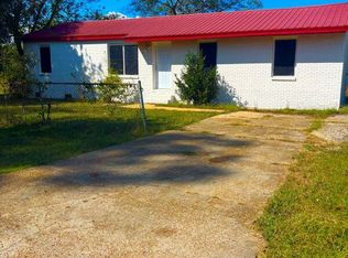 402 E Main St, Okolona, MS 38860