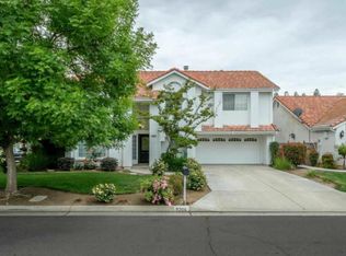 9304 N Green Meadows Ln, Fresno, CA