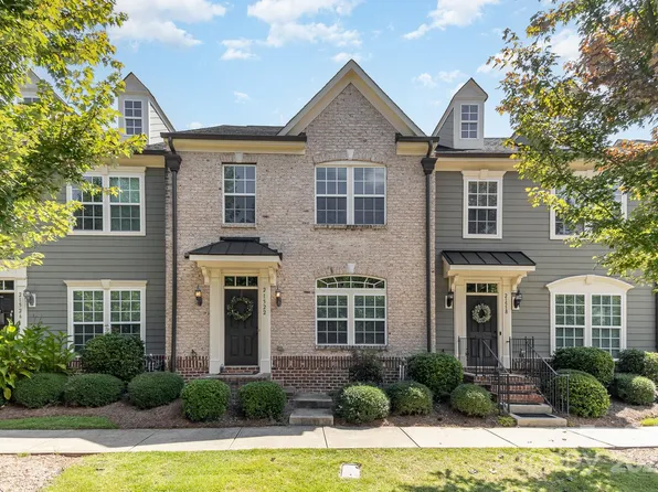 21522 Old Canal St, Cornelius, NC 28031