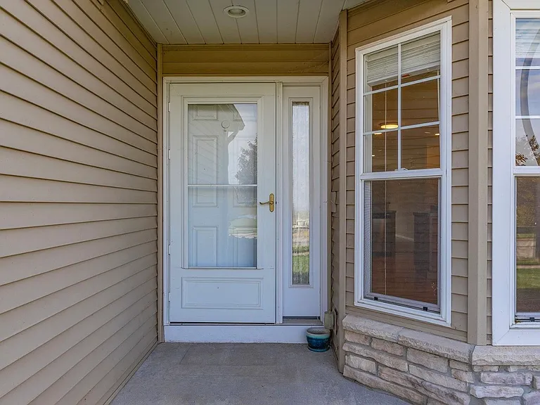 5841 Cottage Cir — Photo 4
