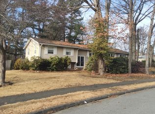 8 Temi Rd, Peabody, MA 01960