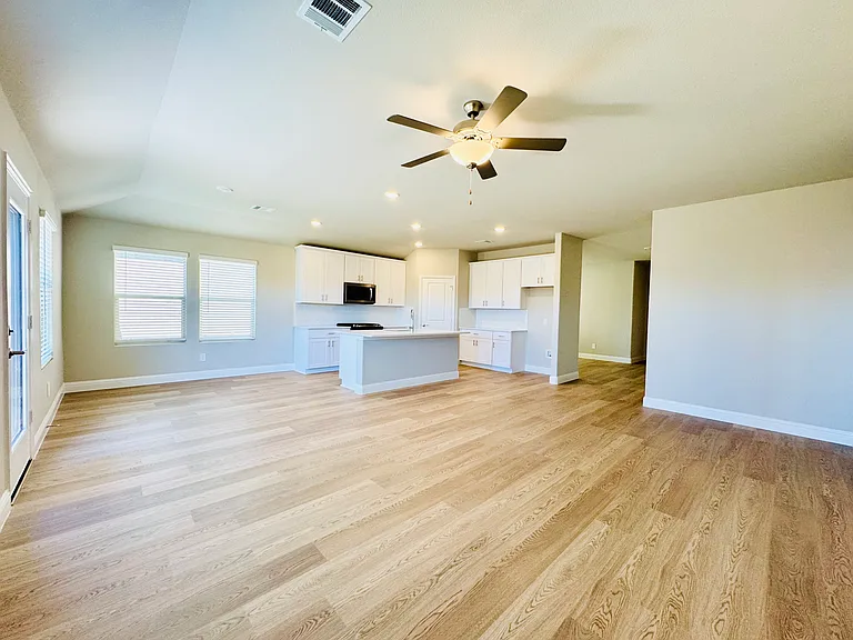 1093 Eagle Run Ln — Photo 15