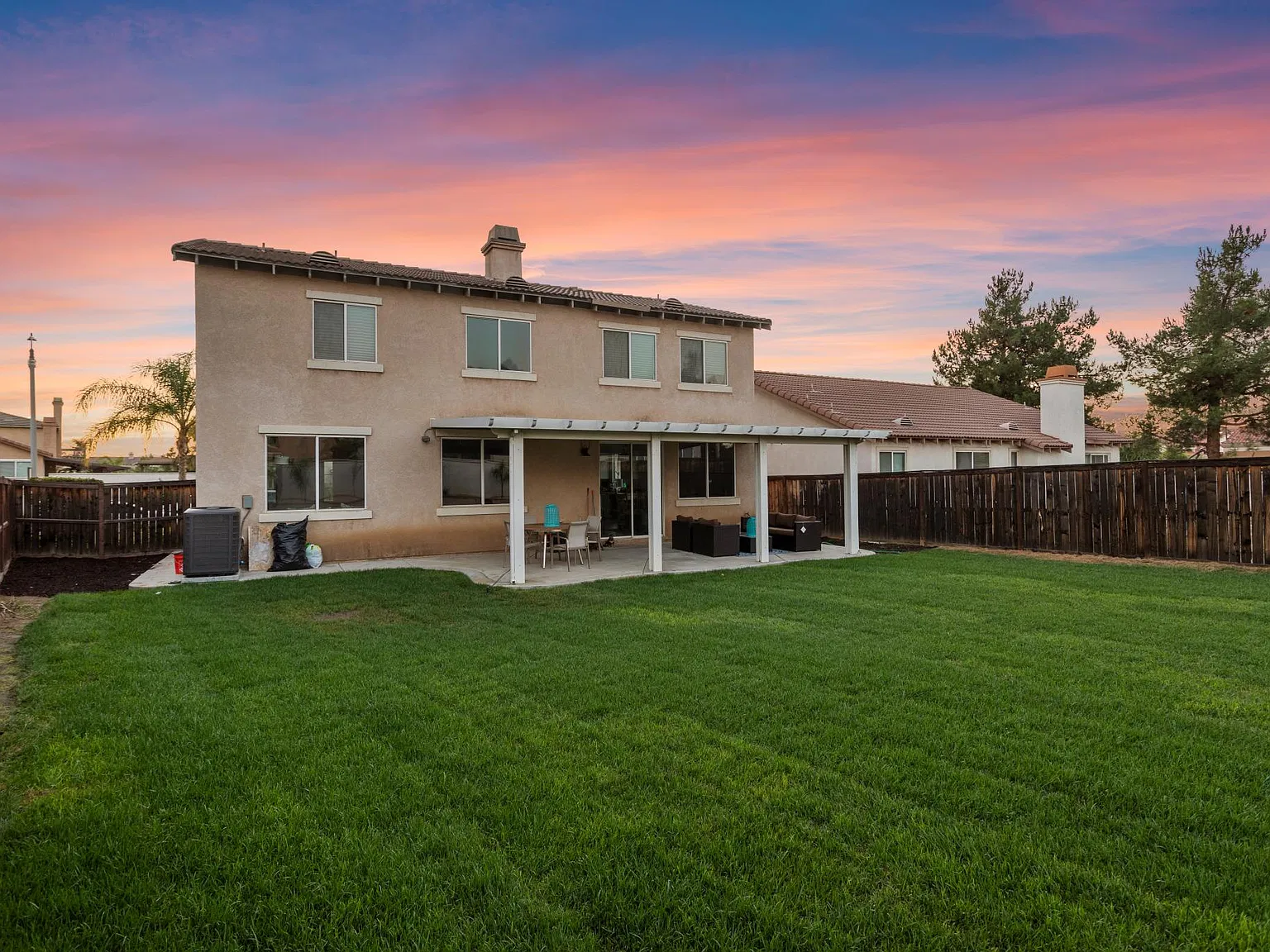 4 bed, 2450 sqft, $6,750 — Photo 4