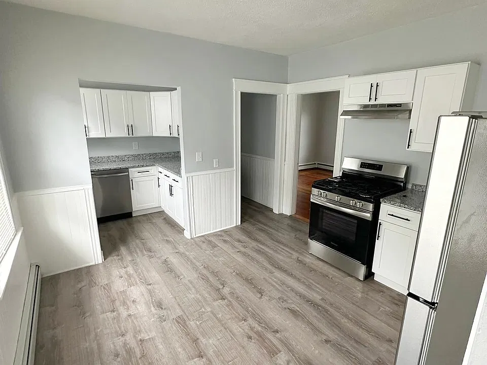 20 Oakdale St #2