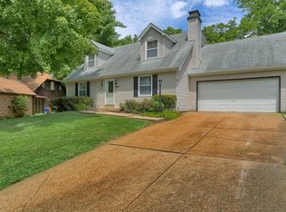 1246 Deer Ridge Dr, Saint Louis, MO 63135