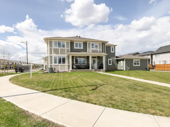 1010 Hearthstone Blvd, Sherwood Park, AB T8A 4V1