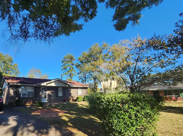 108 Worthy Dr, Thomaston, GA 30286