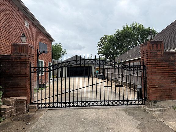 4th image of 2128 Wimbleton Ct