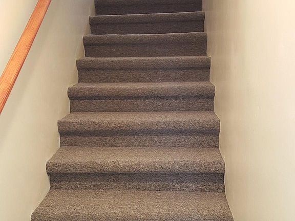 Private stairs to 3rd floor