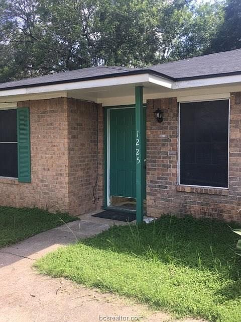 1st image of 1227 Georgia St
