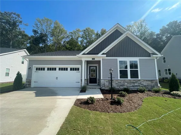 1114 Wharf Hill Dr, Smithfield, VA 23430