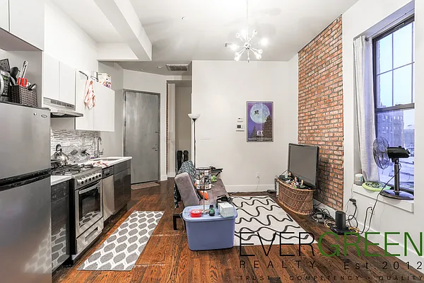 Rented by Pinn Realty | media 16