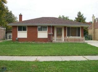 15282 Elderwood St, Roseville, MI