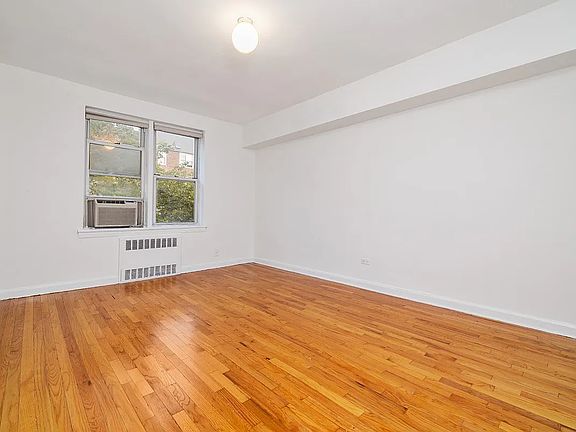 5th image of 6638 Yellowstone Blvd #4E