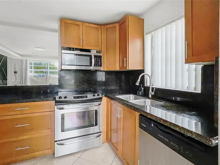 16450 Miami Dr #103 — Photo 23