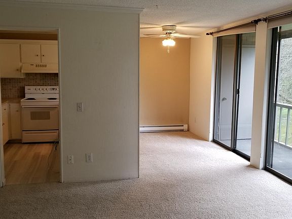 3rd image of 6051 137th Ave NE APT 327