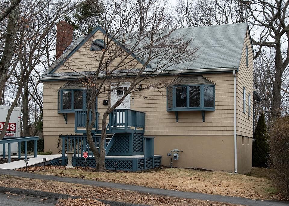 1st image of 19 Briar Hill Dr