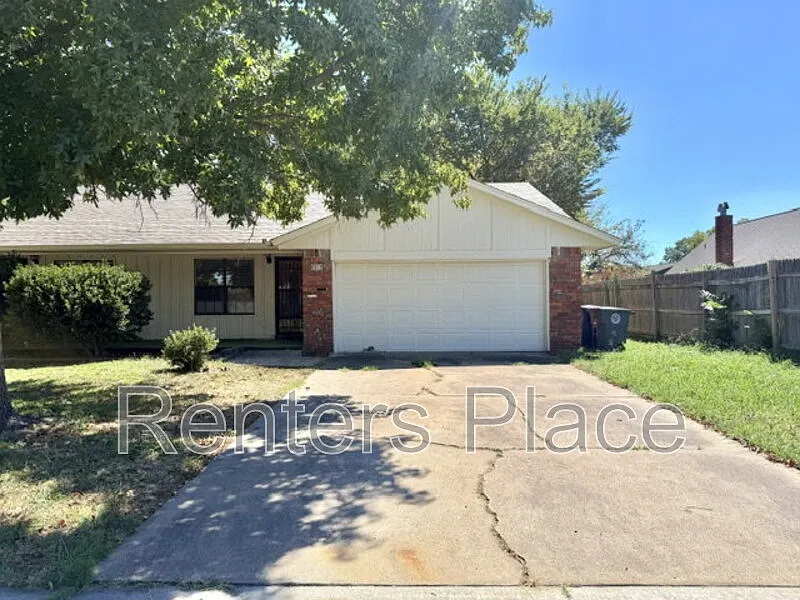 6912 E 46th Pl