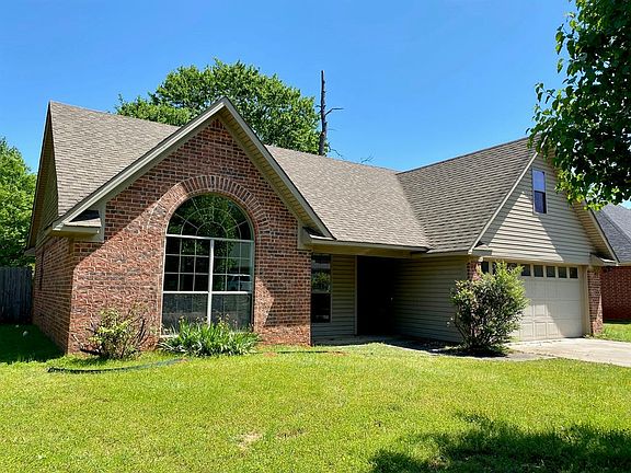 2nd image of 514 E Greenfield Dr