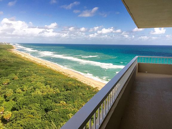 VIEWS UP ISLAND