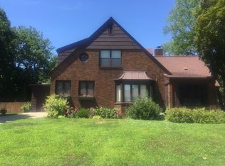 421 Brooks Pl, Dixon, IL 61021