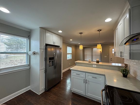 4th image of 6212 Waterloo Rd