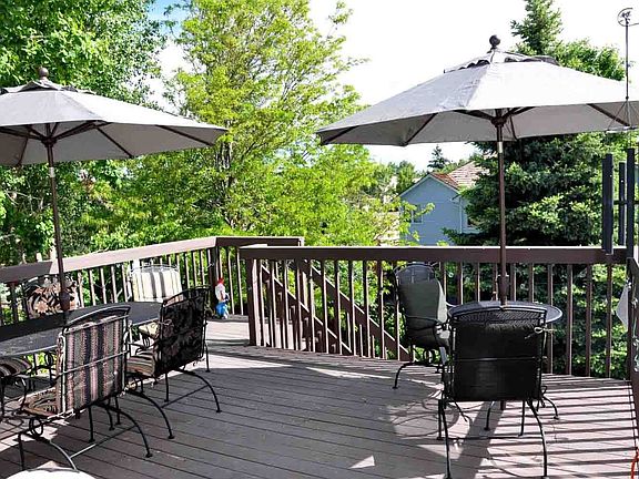 Kitchen Level Raised Deck