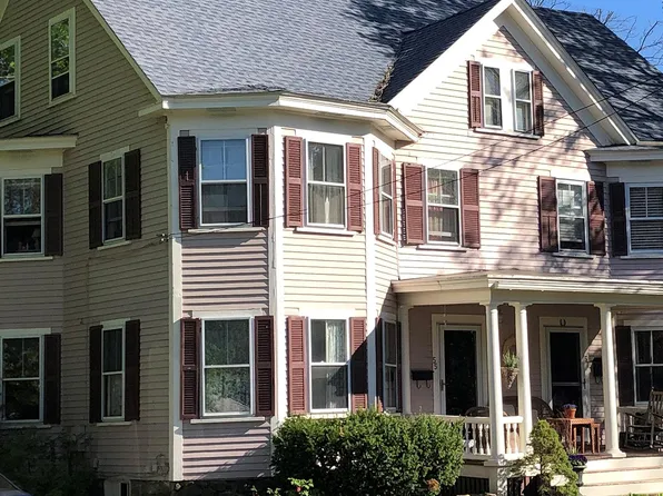 55 Everett St #1, Concord, MA 01742