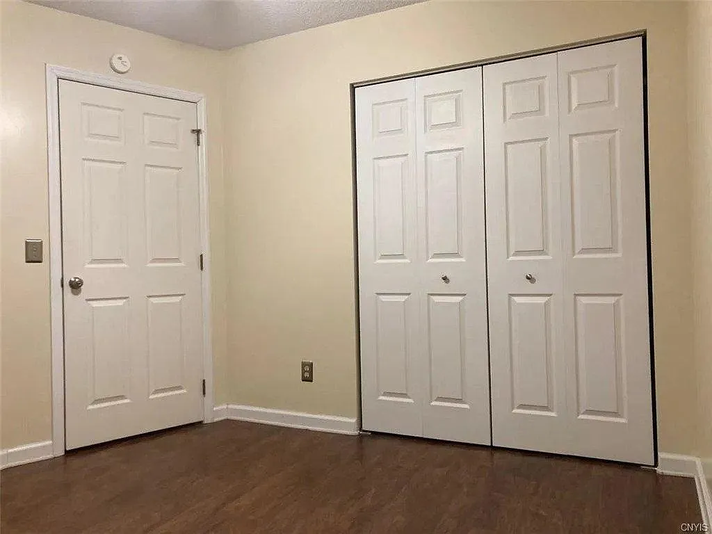 136 Urbandale Pkwy — Photo 3