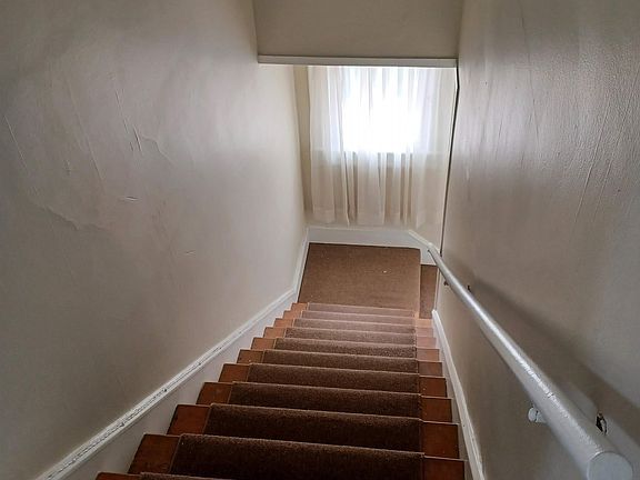 5th image of 18 E Clifford St #2