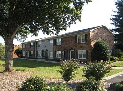 1st image of 114 Willow Trace Cir #0c0b5cd2d