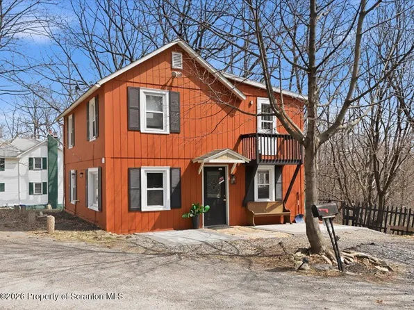 22 Quay Ave, Mount Pocono, PA 18344