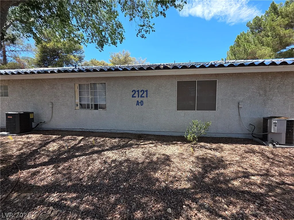 2 bed, 2.0 bath, 900 sqft, $1,350 — Photo 1