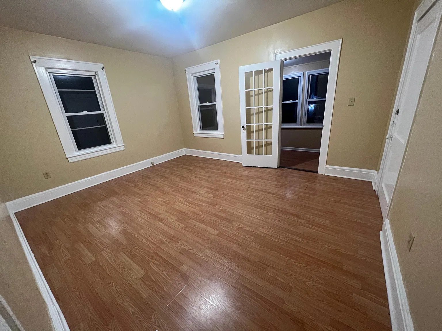 2 bed, 900 sqft, $2,400 — Photo 1
