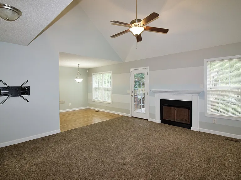129 Lori Ln — Photo 26