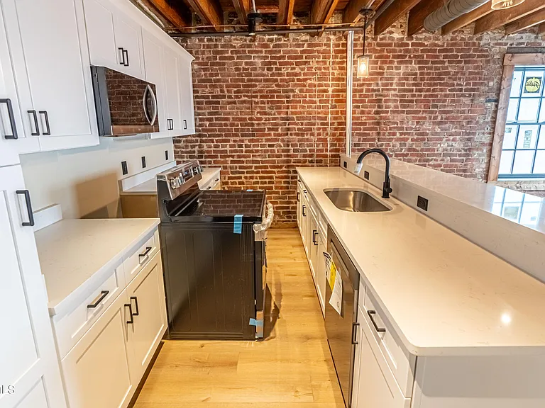 453 E Main St #500 — Photo 13