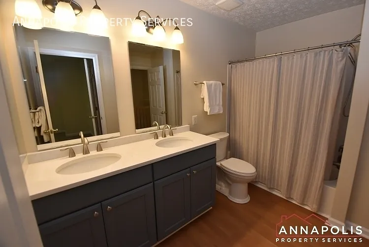 8735 Thornbrook Dr — Photo 16