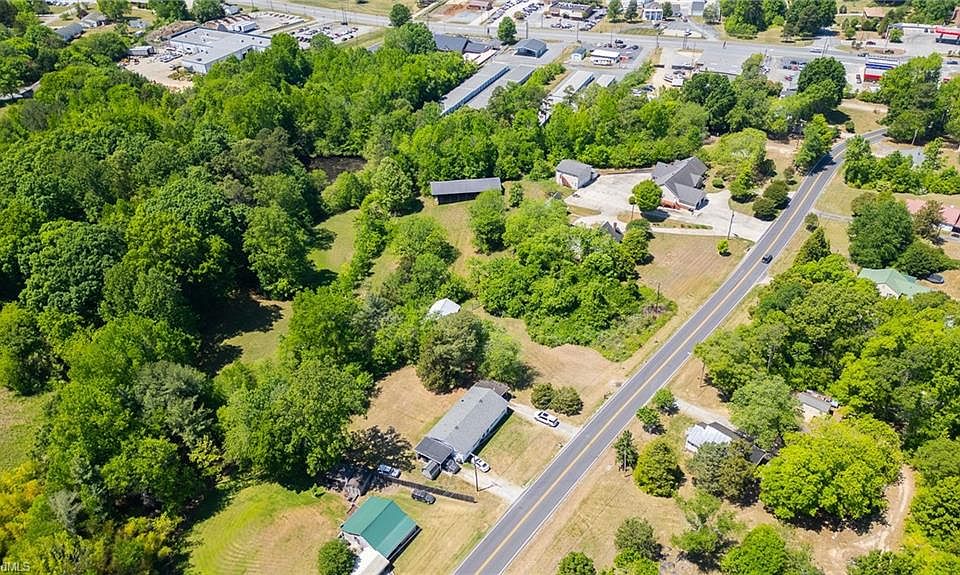 1056 Hasty School Rd – main photo