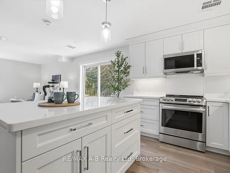 100 Gordon St #103 — Photo 7