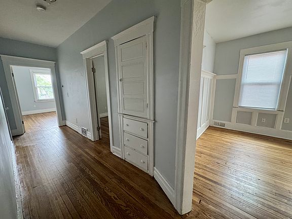 3rd image of 226 Kenilworth St #2