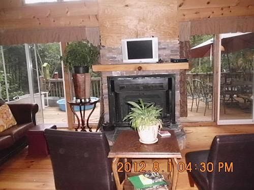 3rd image of 212 Bartox Dr