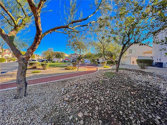 3rd image of 9458 Diamond Bridge Ave