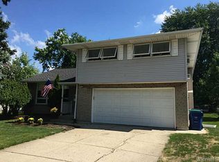 143 Briarhurst Rd, Williamsville, NY 14221