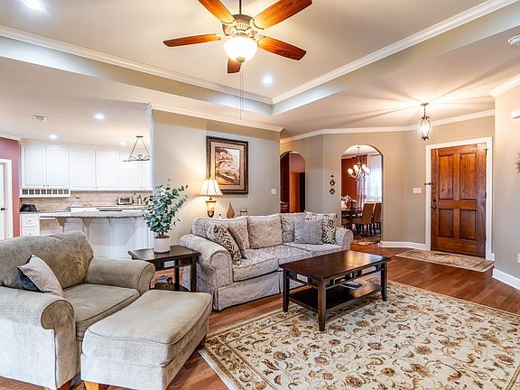 4th image of 66 Wellington Colony Dr