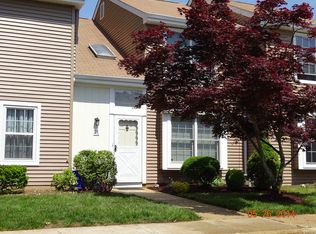 21 Canterbury Cir #1, Somerset, NJ 08873