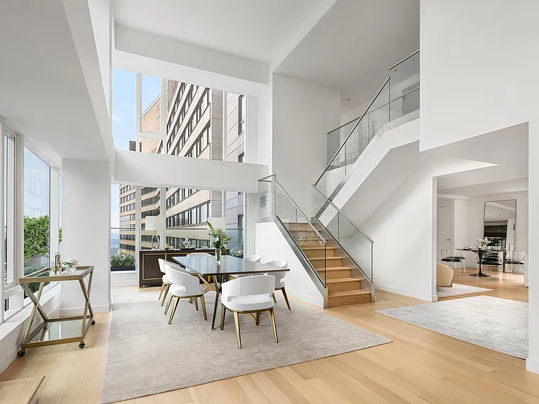 135 W 52nd St #Penthouse 5S — Photo 3