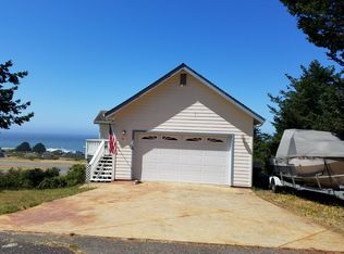 46 Bambi Dr, Whitethorn, CA 95589