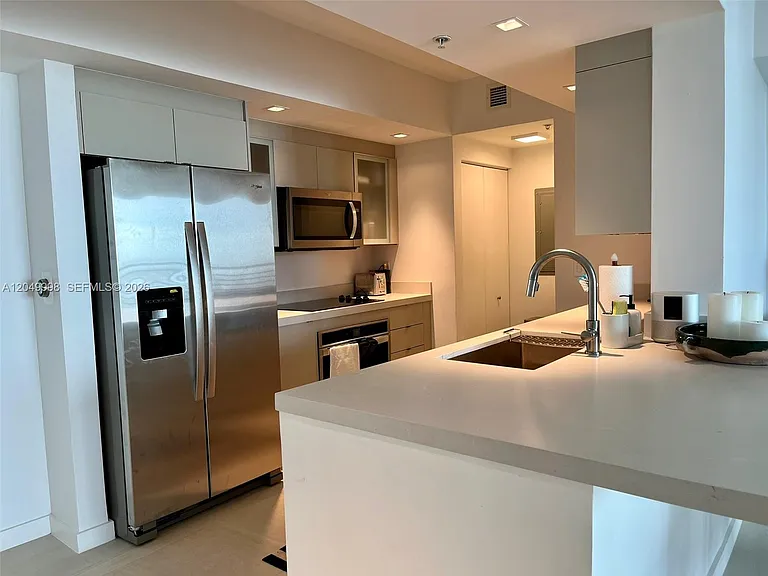 335 Biscayne Blvd #4207 — Photo 11