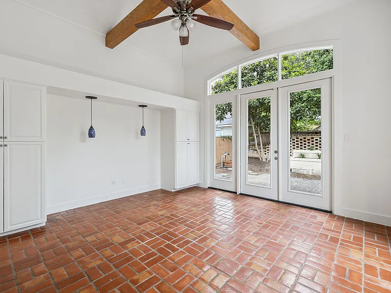 211 College Blvd — Photo 40