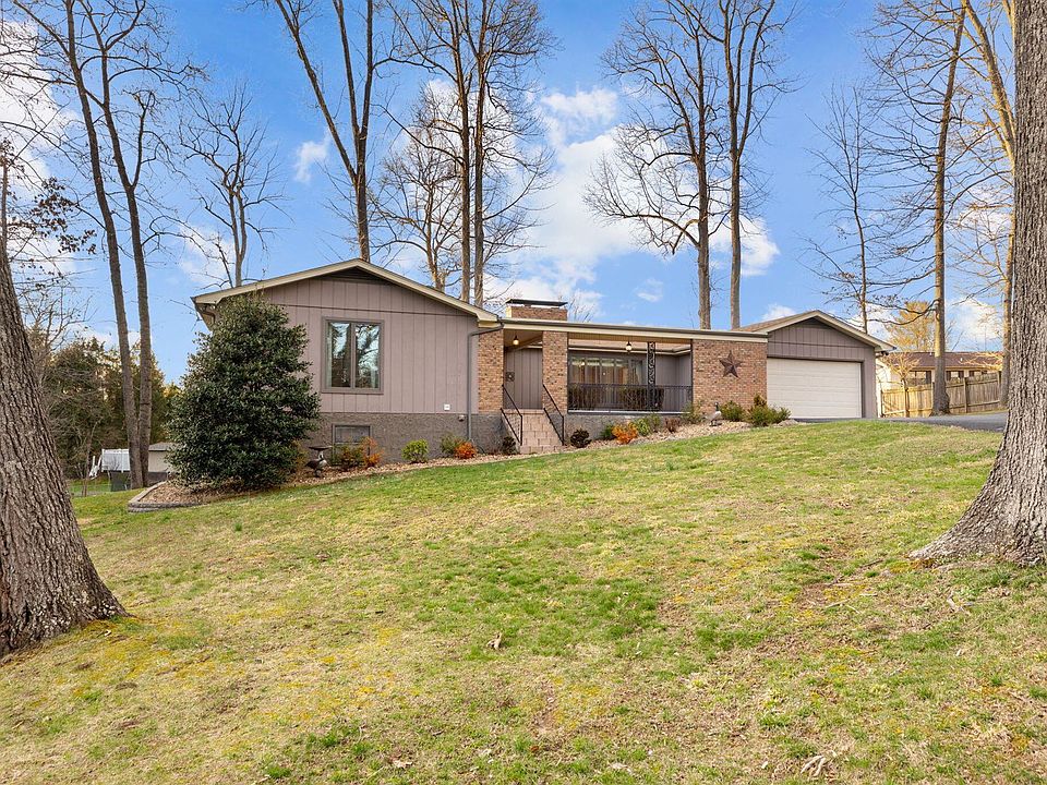1st image of 115 Churchill Cir